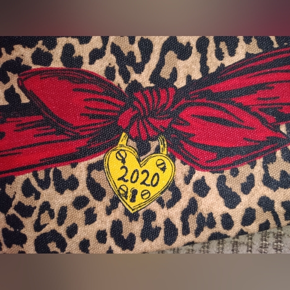 🆕Brighton Canvas Cheetah Print Cosmetic Bag Makeup Bag Toiletry Bag NWOT - Picture 2 of 7